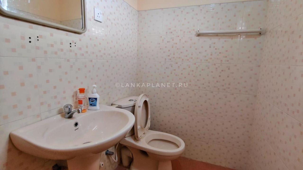 Twin Palms Hotel Mirissa Kültér fotó